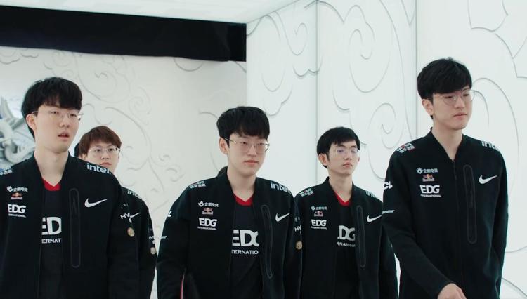 整个比赛中 整个比赛中